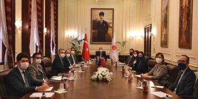 Bakan Gül, AB Türkiye Delegasyonu Başkanı Landrut'u kabul etti