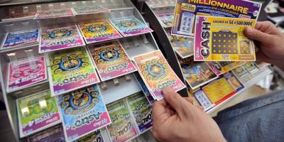 Üç yıl içinde üç kez piyangoda büyük ödülü kazandı