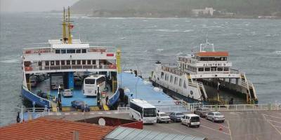 Çanakkale'de feribot seferlerine fırtına engeli