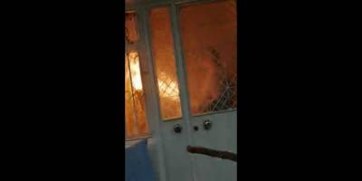 Kendini ve annesini evde diri diri yakmaya çalıştı