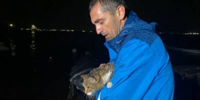 Teknelerini kurtarmaya gelip can kurtardılar