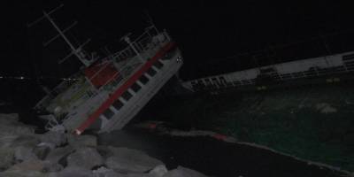 Maltepe’de sabah saatlerinde Lodos nedeniyle sürüklenen gemi yan yattı
