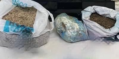 Çantasından 3 kilo uyuşturucu çıktı