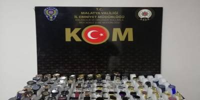 Gümrük kaçağı kol saatleri ile yakalanan şahıs sınır dışı edildi