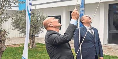 Tunç Soyer yine şov peşinde! Fiyaskonun bayrağını diktiler