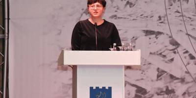 İzmir'de yaşadığı depremi, Kuşadası'ndaki deprem kurultayında anlattı