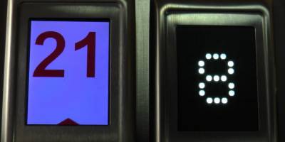 "Kırmızı etiketli asansörleri kullanmayın"