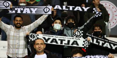 Alsancak Mustafa Denizli Stadı futbolseverlerle tekrar buluştu