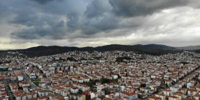 Balıkesir'de kara bulutlar şehri esir aldı