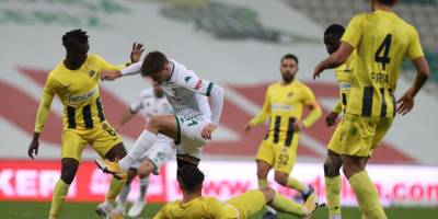 Menemenspor, düşme hattından uzaklaşıyor