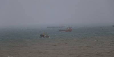 Karadeniz yük gemilerini beşik gibi salladı