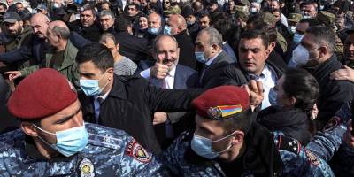 Ermenistan’ın 44 günlük Karabağ savaşındaki hezimeti ordu ile Başbakanı karşı karşıya getirdi