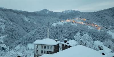 Rize’de kar yağışı nedeniyle 283 köy yolu ulaşıma kapandı