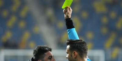 Başkent derbisinde ilginç an: Sağlık ekipleri sarı kart gördü