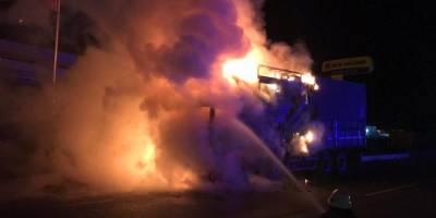 Muğla'da seyir halindeki kamyonda çıkan yangın hasara yol açtı