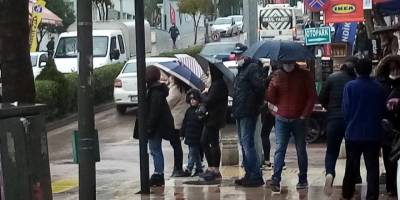 Bandırma'da sağanak yağış