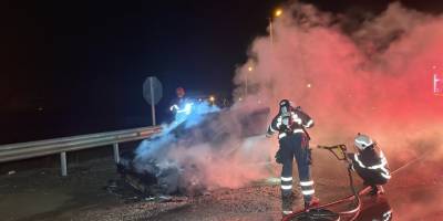 Seyir halinde ki otomobil alev alev yandı