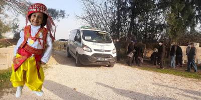 Türkiye'nin en kısa boylu kadını son yolculuğuna uğurlandı