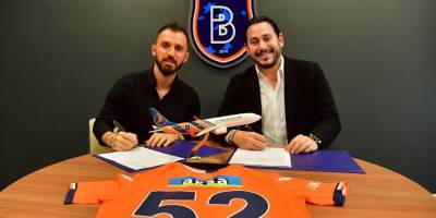 Medipol Başakşehir, Emre Çolak'ı transfer etti