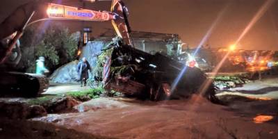 Kumluca’da fırtına mesaisi