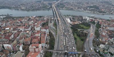 Yılbaşına saatler kala İstanbul trafiğinde yoğunluk