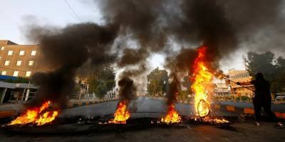 Irak'ta 3 göstericinin ölümünün ardından Zikar Valisi istifa etti