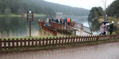 Bolu’da, yeni yılın ilk gününde Gölcük’te tatilci yoğunluğu