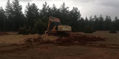 Jandarmadan iş makinasıyla yapılan kaçak kazıya suçüstü:7 gözaltı