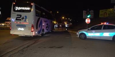 Yolcu otobüsünün çarptığı otomobil, metrelerce sürüklendi: 1 yaralı