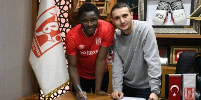 Balıkesirspor, Peter Ambrose ile profesyonel sözleşme imzaladı