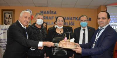 Lokantacılar Odası kongresinde pastalı kutlama