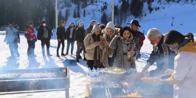 Artvin'in Atabarı Kayak Merkezinde hamsi şenliği düzenlendi