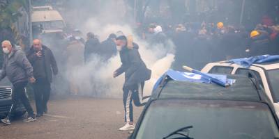 Arnavutluk’ta ana muhalefet partisi ikiye bölündü