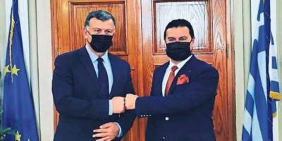 CHP’li Başkan Aras Türk Bayrağı’nı unuttu