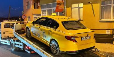 Beyzbol sopasıyla terör estiren taksi sürücüsünün şoför kartı iptal edildi