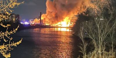 New Jersey'de kimyasal tesiste yangın