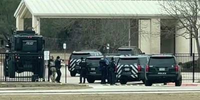 Teksas'taki bir sinagogda canlı yayında rehine krizi