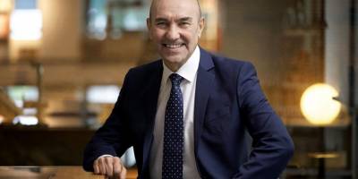 Paris’te yaşayıp Soyer’den maaş alıyor