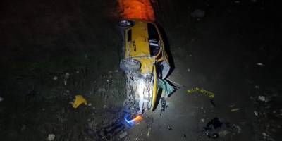 Tire’de taksi uçuruma yuvarlandı: 3 yaralı