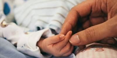 Katar’da 3 haftalık bebek Kovid-19 nedeniyle öldü