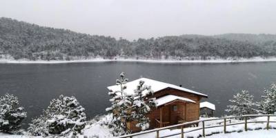 Emet Tahtalı Mesire Alanı'nda kartpostallık kar manzaraları