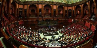 Senato toplantısını hackleyip Final Fantasy animasyon pornosu izlettiler