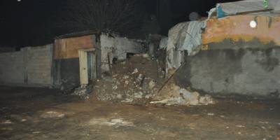 Yangında ev çöktü: 1 ağır yaralı