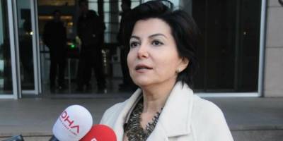 'Cumhurbaşkanına hakaret' suçlamasıyla gözaltına alınan Sedef Kabaş adliyeye sevk edildi