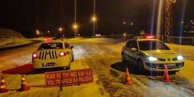 Tipi yolları kapattı, araç geçişleri durduruldu