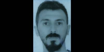 Daha önce kendisini darp eden arkadaşını aracının içinde öldürdü