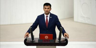 Memleket Partisi İzmir Milletvekili Mehmet Ali Çelebi, partisindeki görevlerinden istifa ettiğini duyurdu