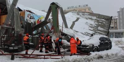Gaziantep’te pazar yeri çatısı çöktü, ortalık savaş alanına döndü