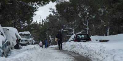 Yunanistan'da kar fırtınasında mahsur kalan sürücülere 2 bin euro ödenecek