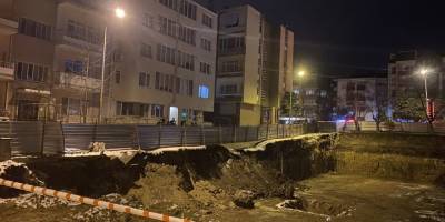 Toprak kayması iki apartmanı boşalttırdı